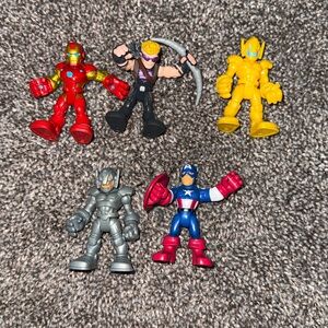 5 Avengers Mini Figures
